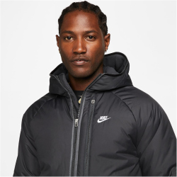 NIKE Sportswear Therma-FIT wasserabweisende Winterjacke...