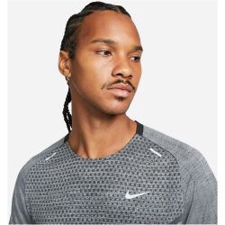 NIKE Dri-FIT ADV TechKnit Ultra kurzarm Laufshirt Herren...