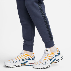 NIKE Sportswear Repeat Fleece Cargohose Herren 437 - thunder blue/mtlc cool grey XS