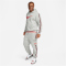 NIKE Sportswear Repeat Fleece Cargohose Herren 064 - dk grey heather/lt crimson S