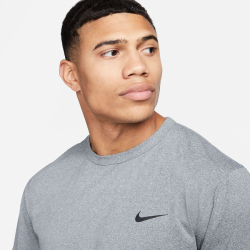 NIKE UV Hyverse Dri-FIT kurzarm Fitnessshirt Herren 097 - smoke grey/htr/black M