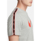 NIKE Sportswear Repeat T-Shirt Herren 064 - dk grey heather/lt crimson S