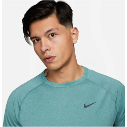 NIKE Dri-FIT Ready kurzarm Fitnessshirt Herren 379 -...