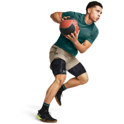UNDER ARMOUR PEAK Woven Shorts Herren